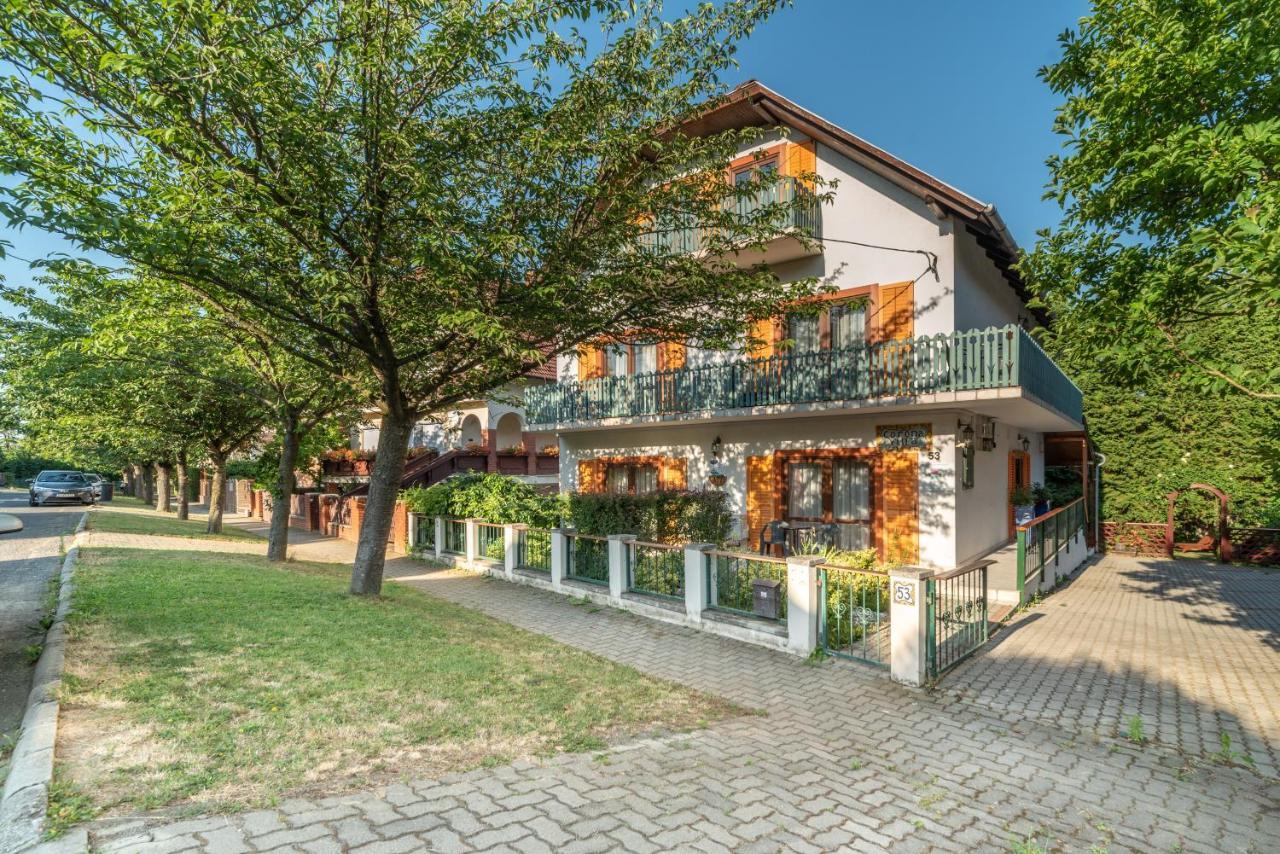Corona Villa Хевіз Екстер'єр фото