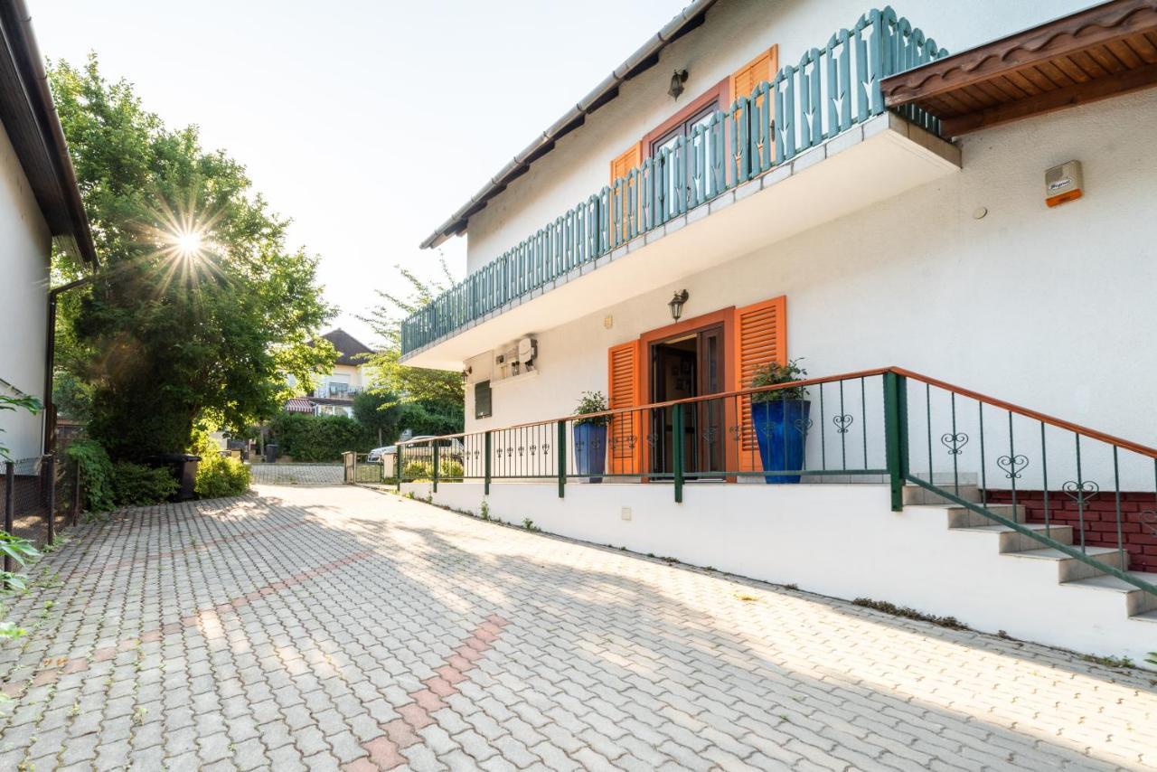 Corona Villa Хевіз Екстер'єр фото
